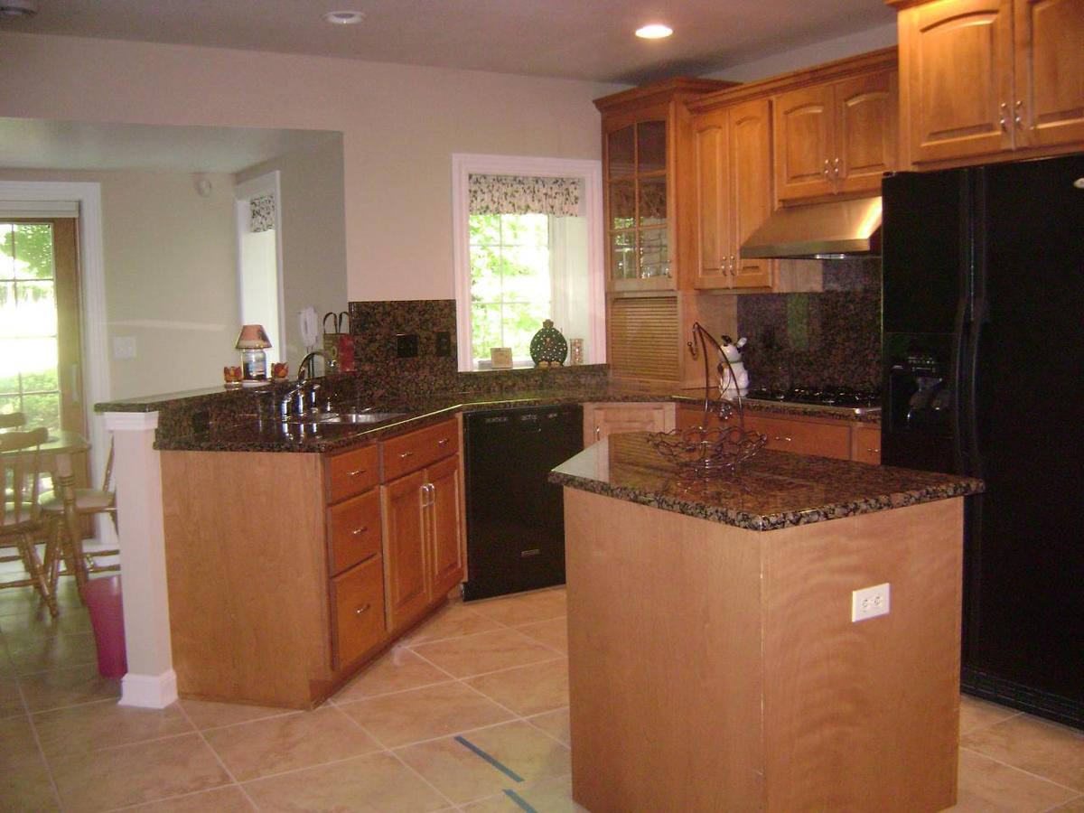 Private 2 BR 2 Bath Apartment With FULL Kitchen, Laundry, Patio - thumb 4