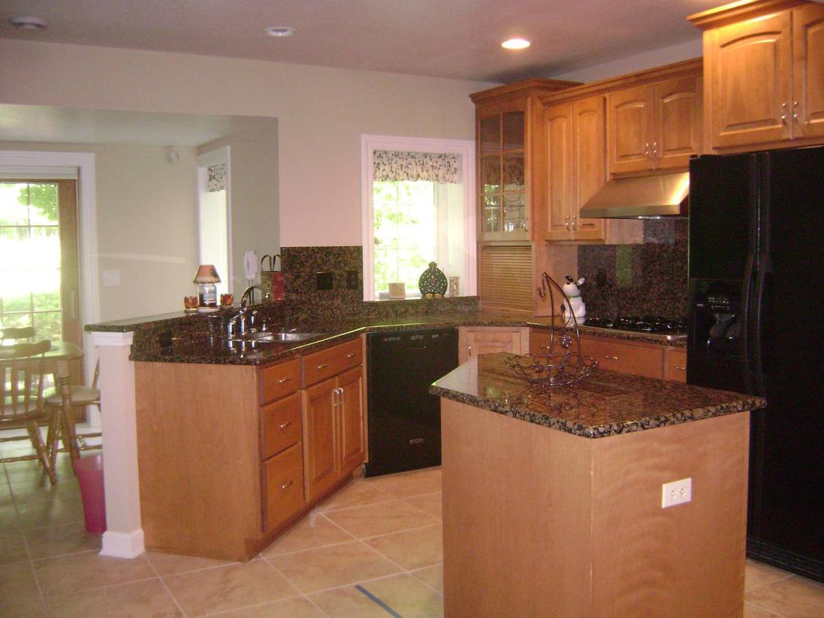 Private 2 BR 2 Bath Apartment With FULL Kitchen, Laundry, Patio - thumb 8