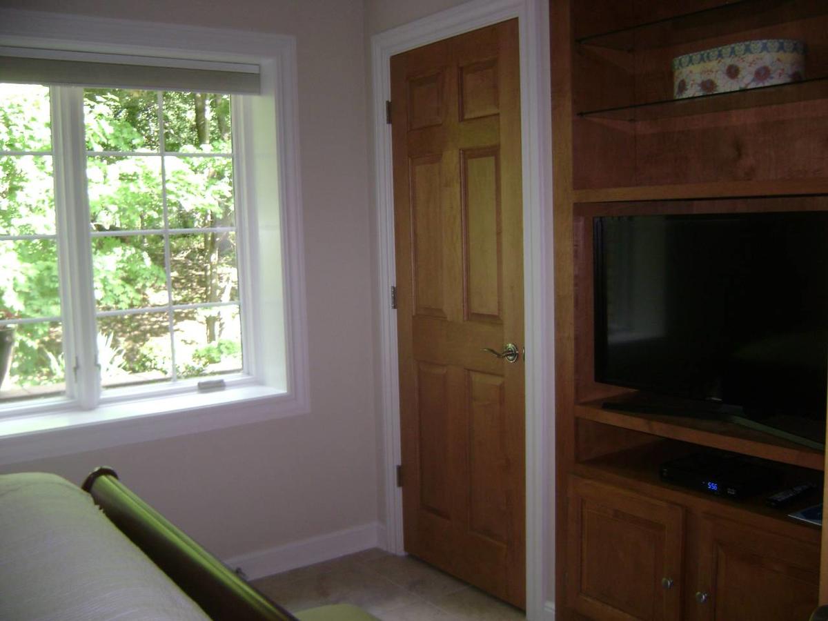 Private 2 BR 2 Bath Apartment With FULL Kitchen, Laundry, Patio - thumb 10