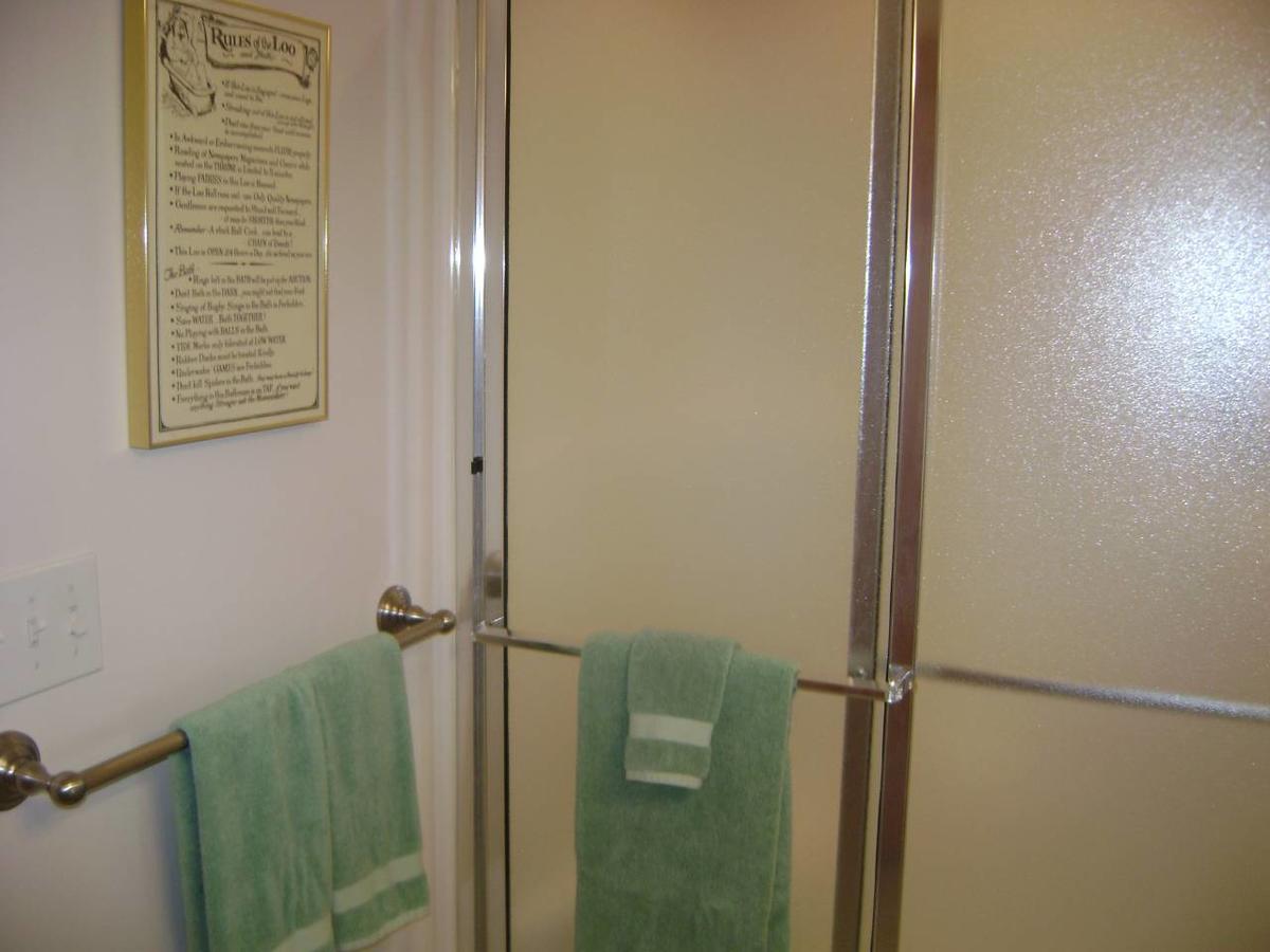 Private 2 BR 2 Bath Apartment With FULL Kitchen, Laundry, Patio - thumb 2