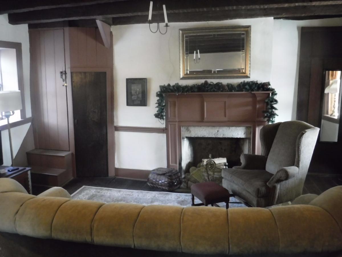 Headley Inn Bed And Breakfast - thumb 1