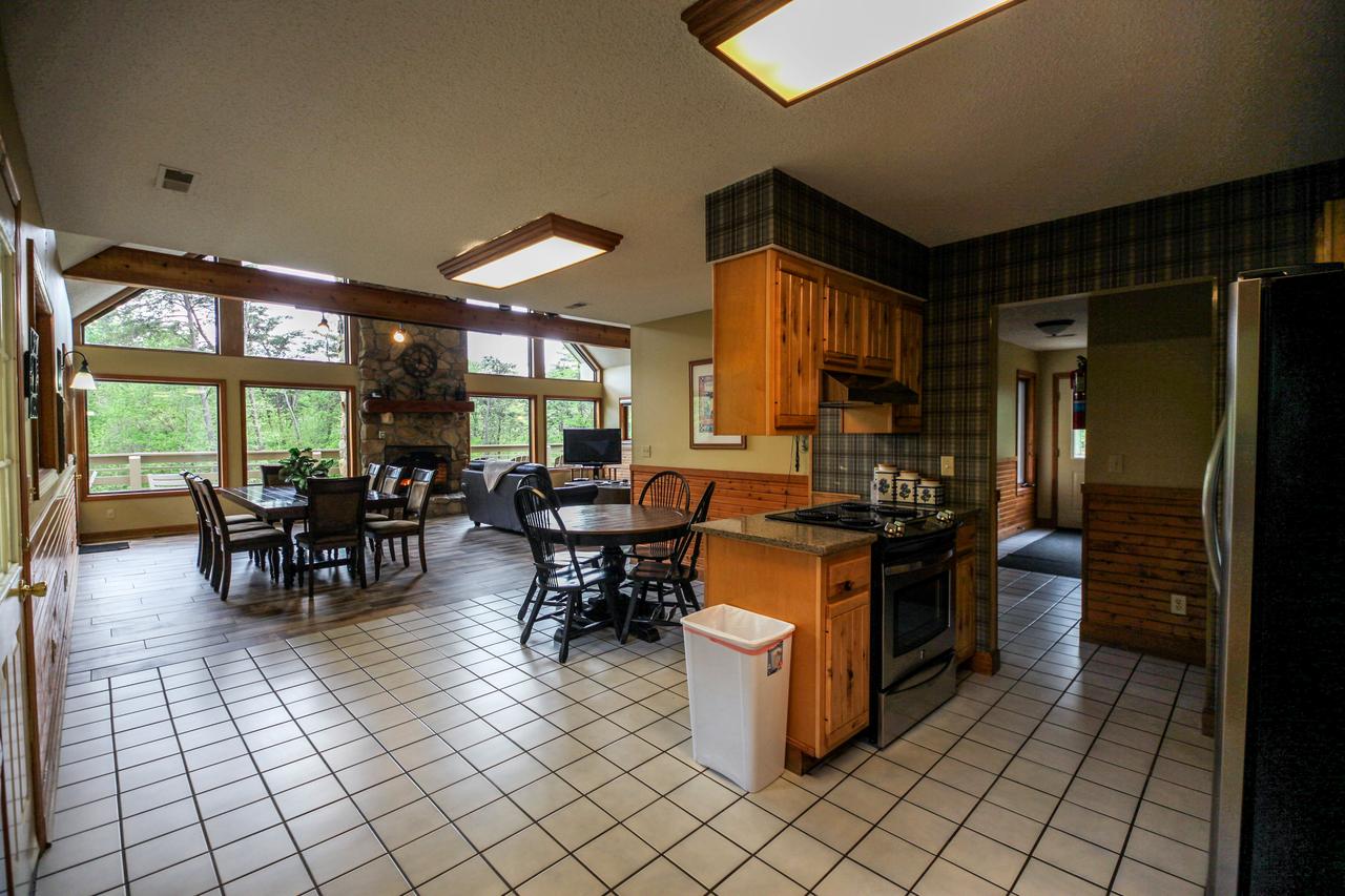 Fireside Lodge - Hocking Hills Home - thumb 1