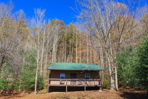 Hideout - Hocking Hills Cabin