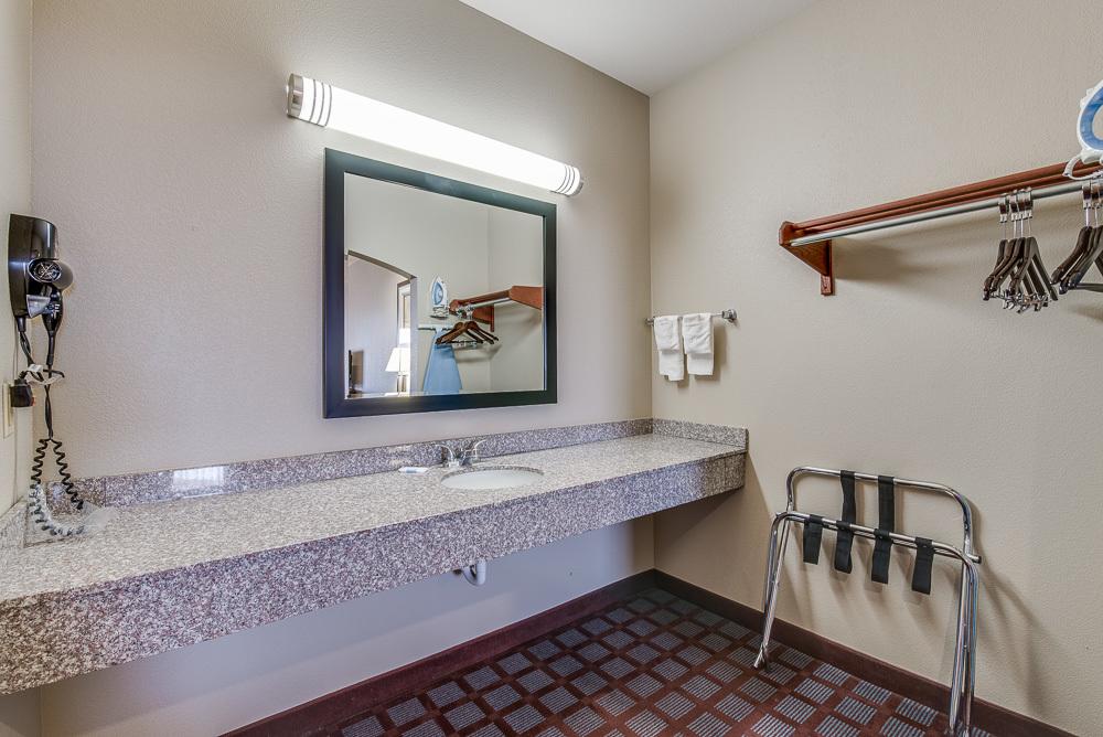 Executive Inn & Suites Cushing - thumb 38