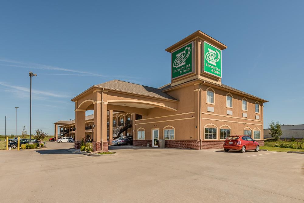 Executive Inn & Suites Cushing - thumb 1