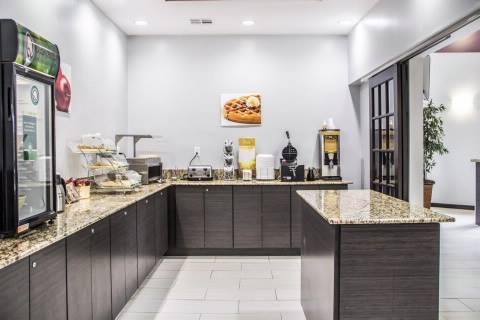 Quality Suites I-44 - thumb 2