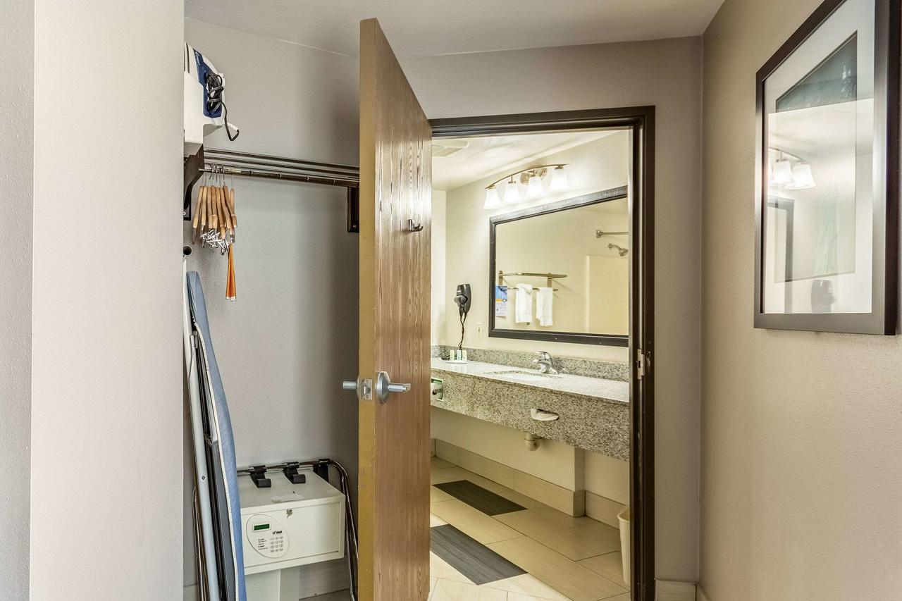 Quality Suites I-44 - thumb 22