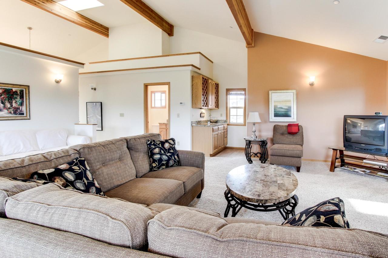 A Beach Loop Getaway - thumb 6