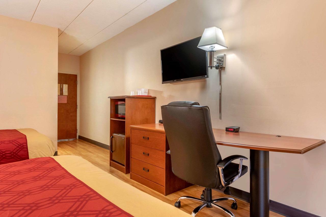 Econo Lodge Amish Country - thumb 6