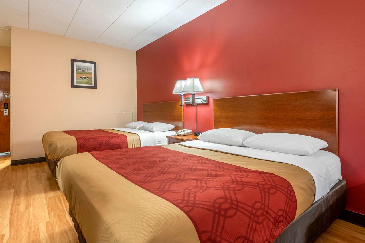 Econo Lodge Amish Country - thumb 5