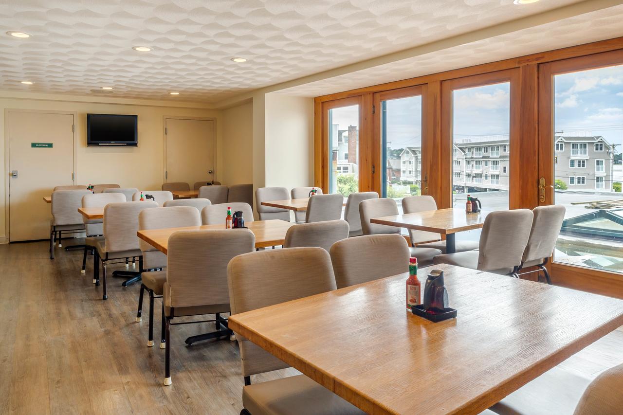 Atlantic Beach Hotel And Suites - thumb 23