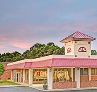 Super 8 by Wyndham Gaffney - Accommodation Ohio