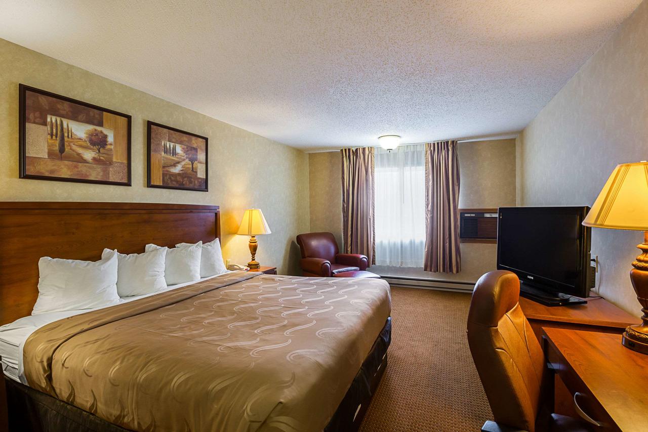 Quality Inn Mitchell - thumb 10