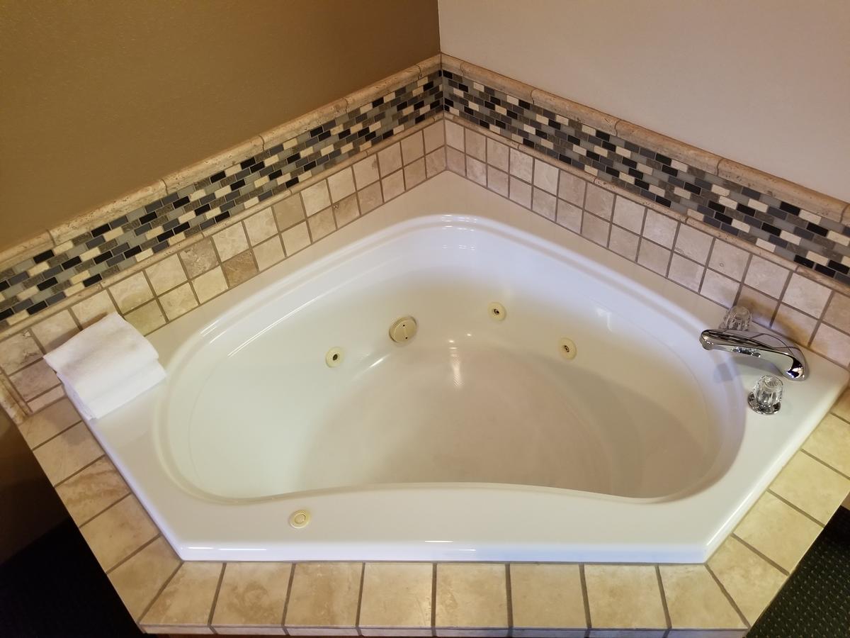 Park Tower Inn - thumb 17