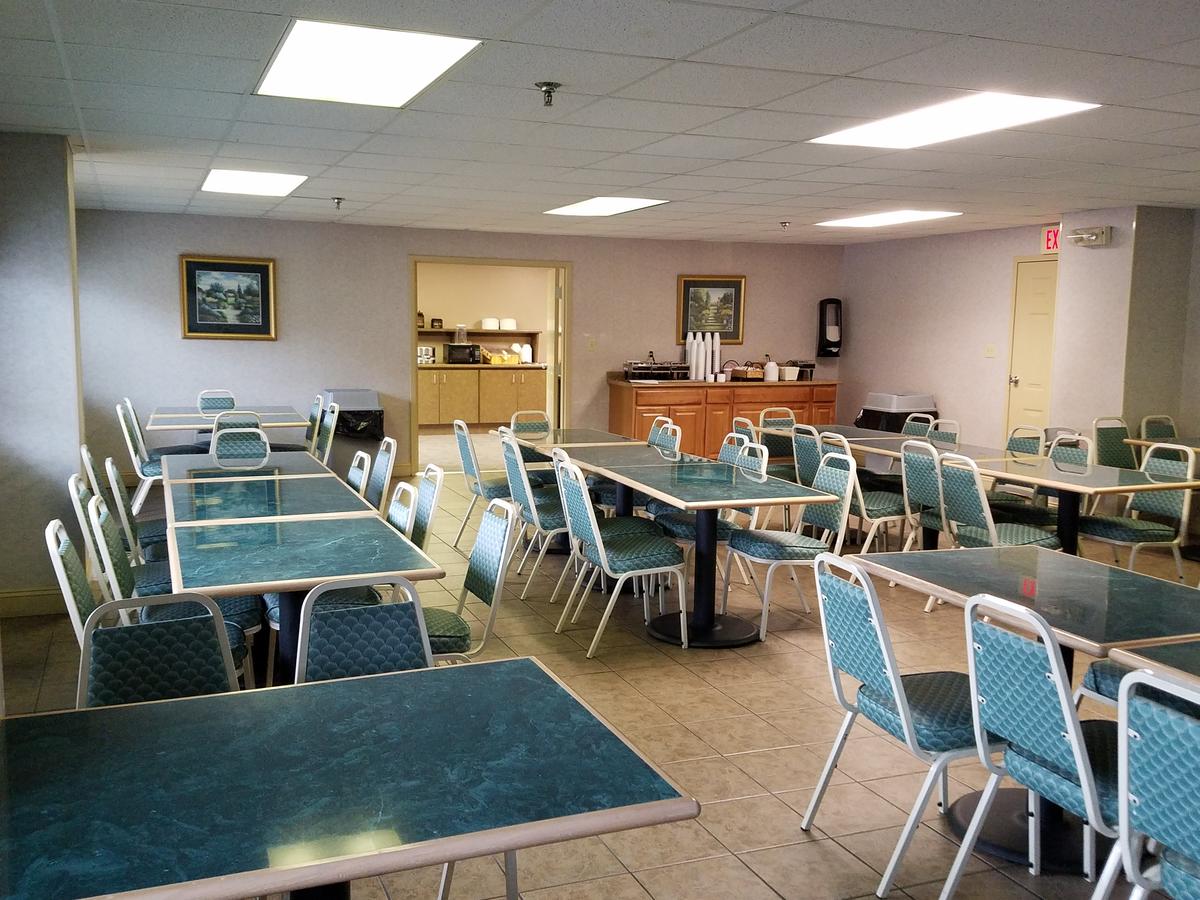 Park Tower Inn - thumb 12