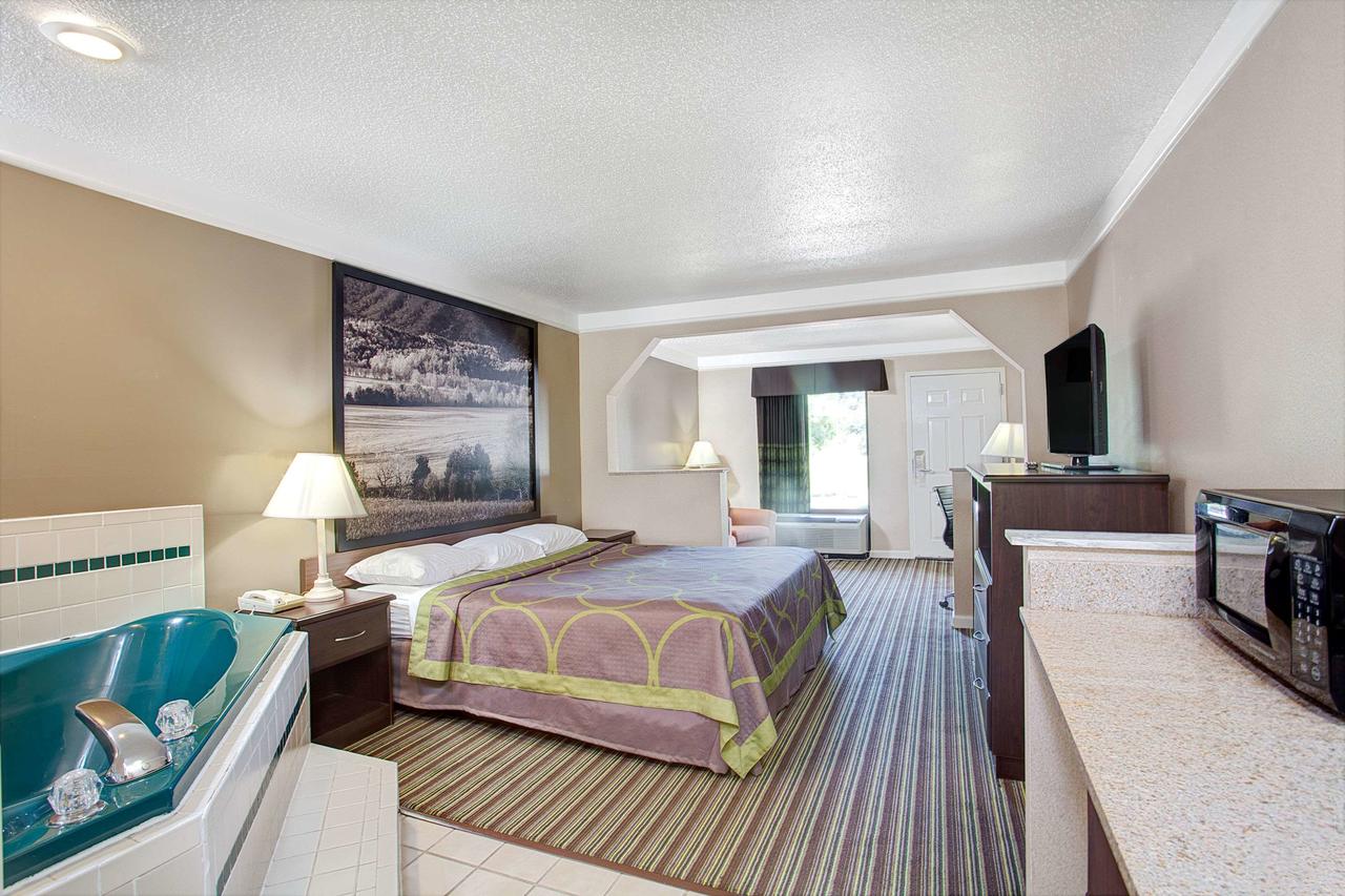 Super 8 By Wyndham Knoxville East - thumb 20