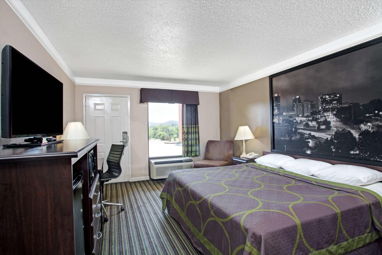 Super 8 By Wyndham Knoxville East - thumb 23