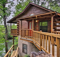 River Rush- Cozy Riverfront Cabin 5 Mi to Pigeon Forge - Accommodation Ohio