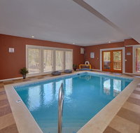 Sweet Tranquility Pool Lodge - Accommodation Ohio