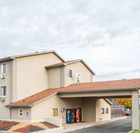 Super 8 by Wyndham Logan - Accommodation Ohio