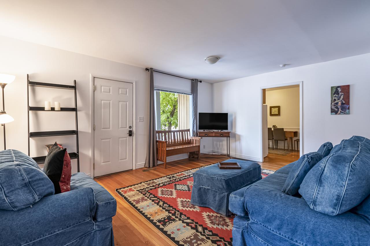 Rare Old Town Home Sleeps 15 - thumb 2