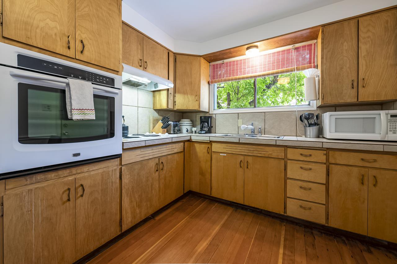 Rare Old Town Home Sleeps 15 - thumb 4