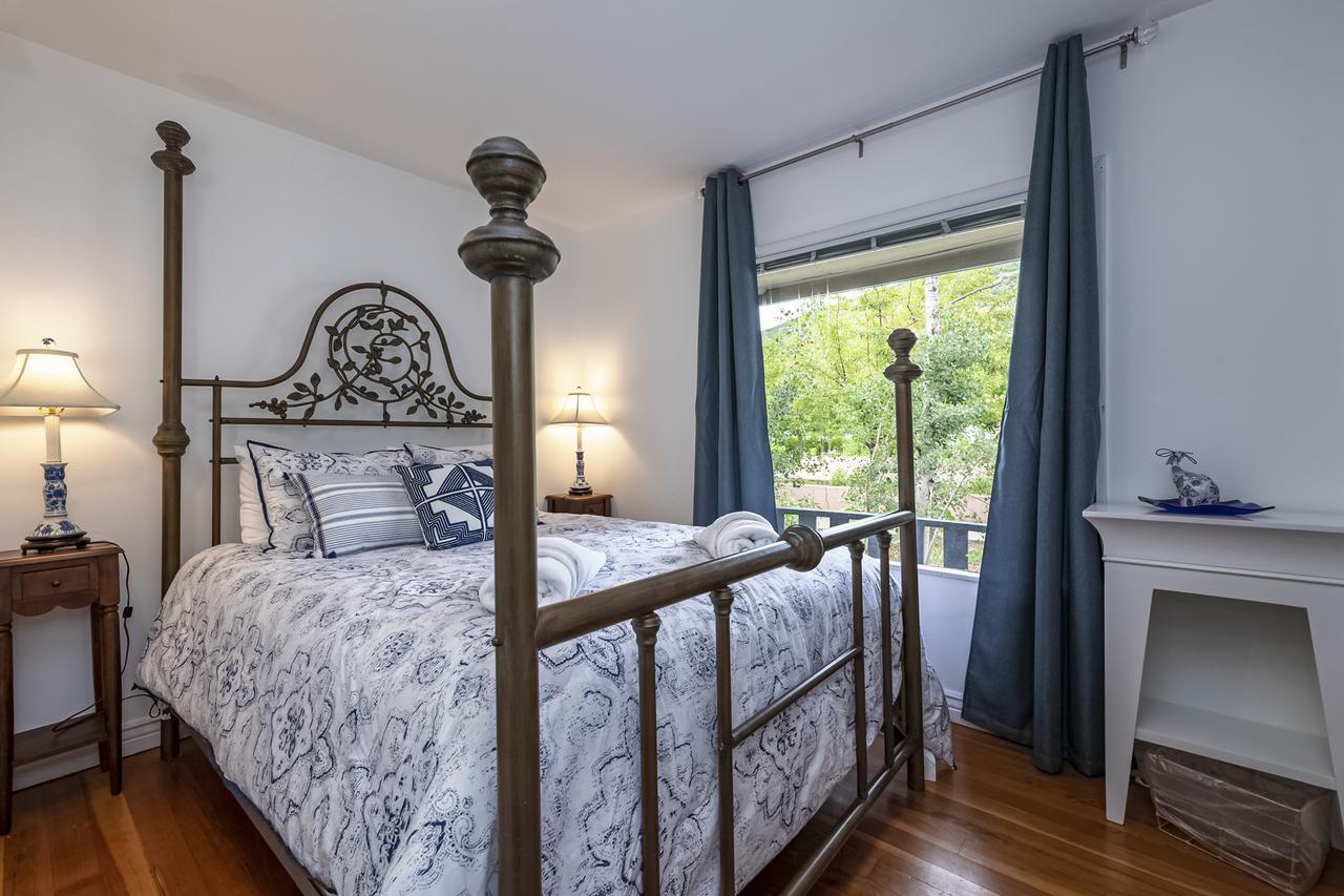 Rare Old Town Home Sleeps 15 - thumb 8