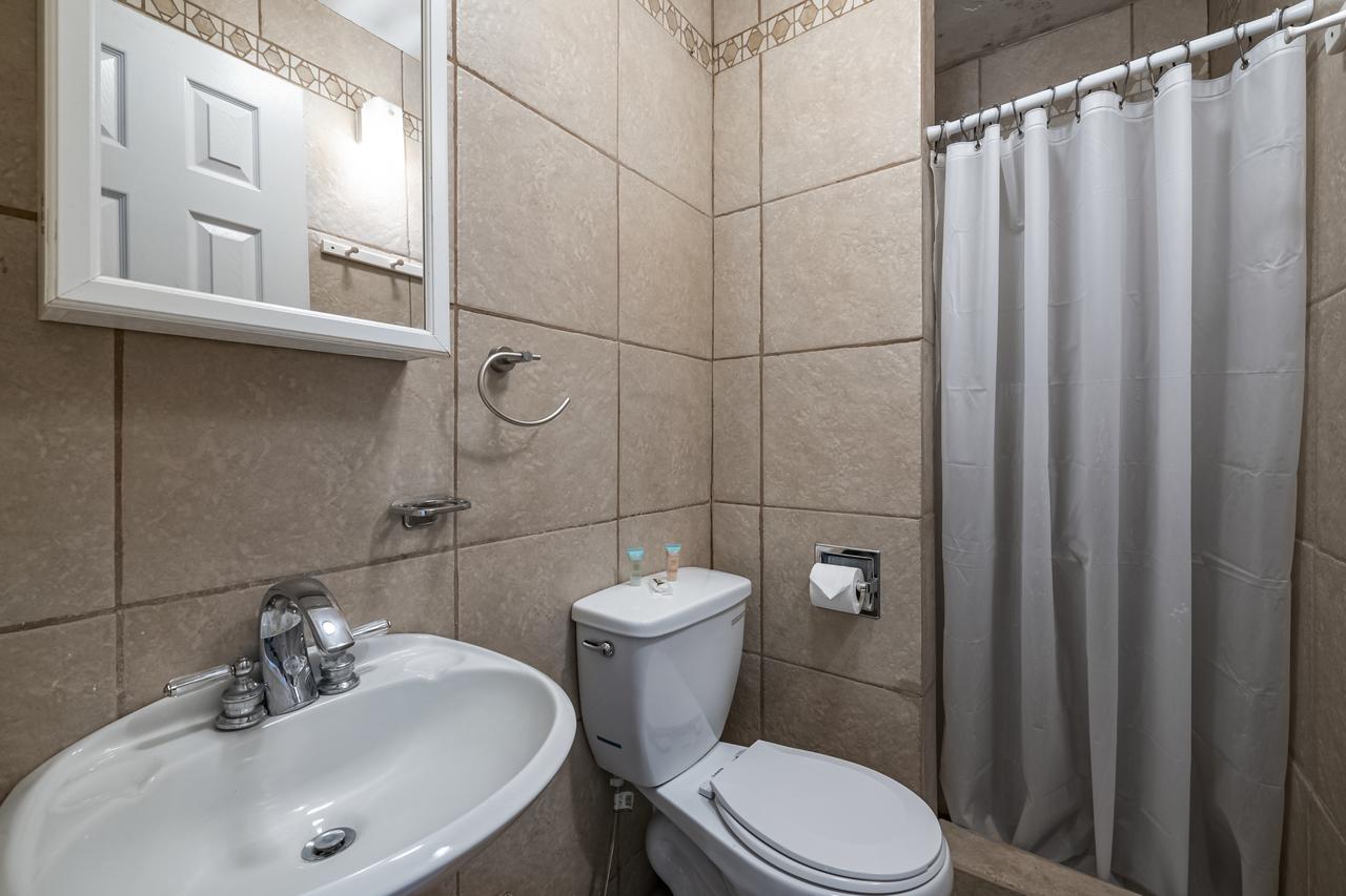 Rare Old Town Home Sleeps 15 - thumb 21