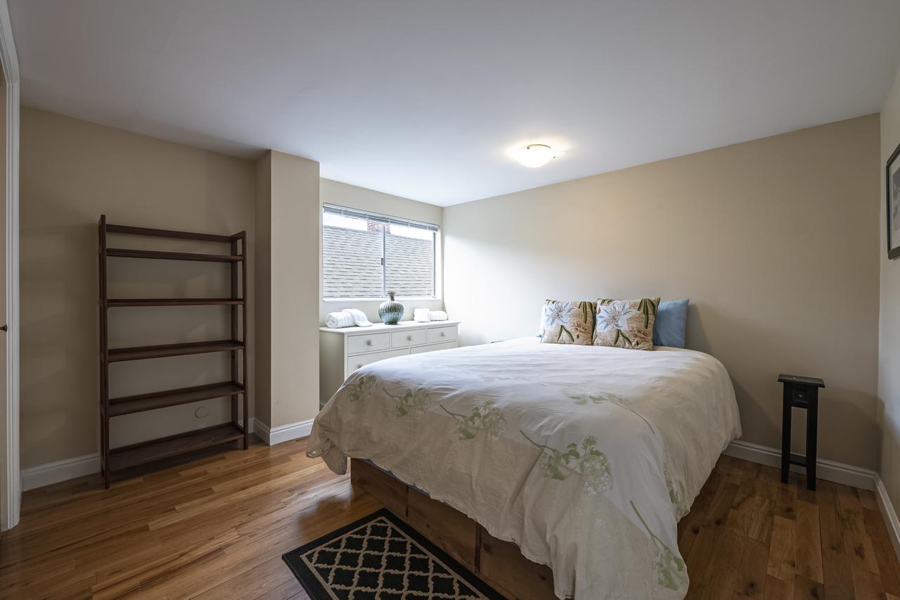 Rare Old Town Home Sleeps 15 - thumb 28