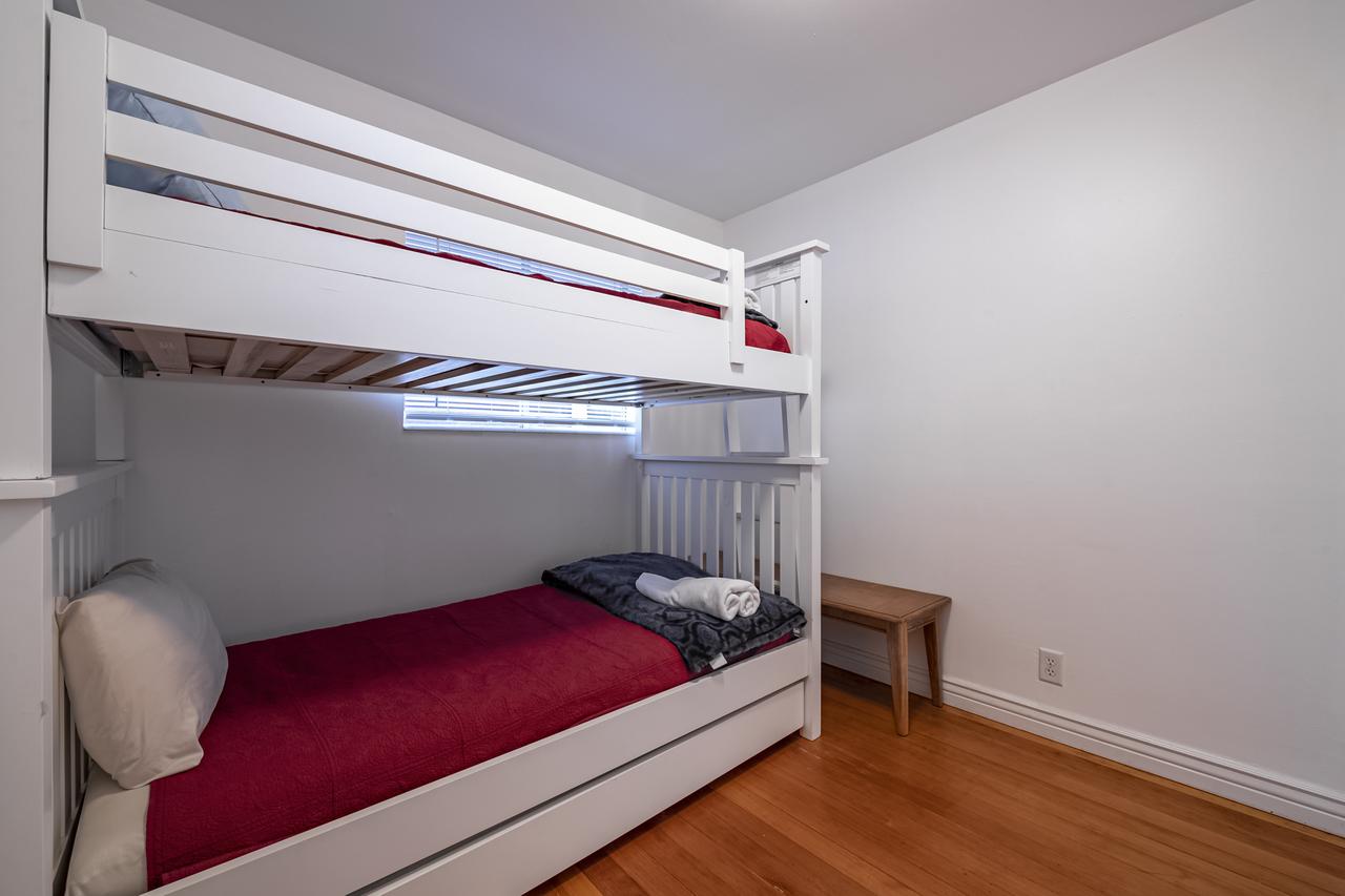 Rare Old Town Home Sleeps 15 - thumb 16