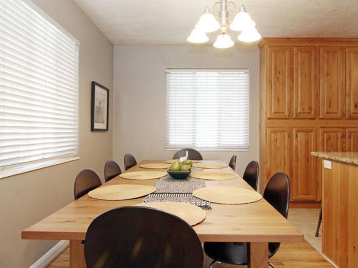 5 Bedroom House Great Location - thumb 2