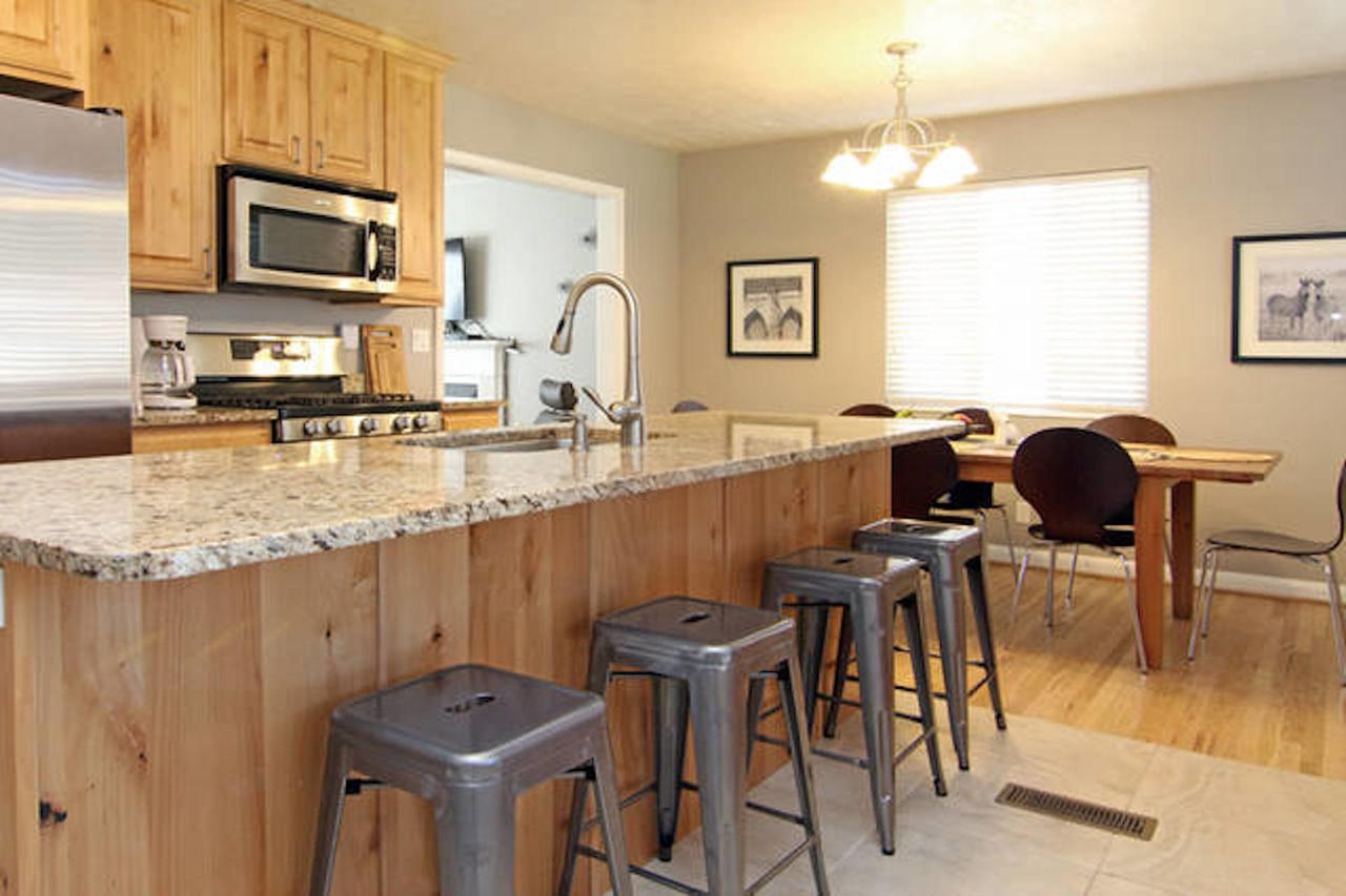 5 Bedroom House Great Location - thumb 0