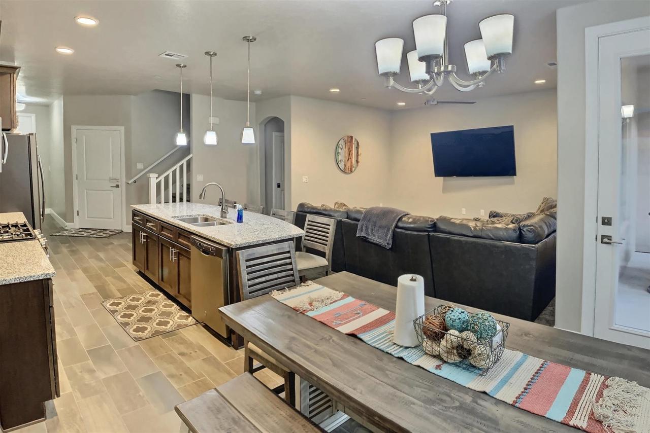 Zion Village 411 - thumb 8