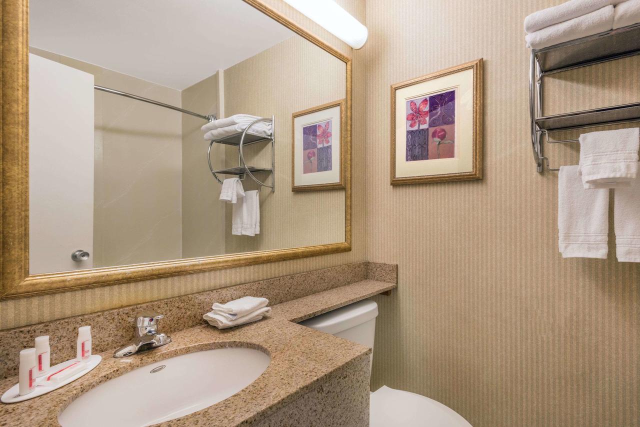 Days Inn By Wyndham Rutland/Killington Area - thumb 39