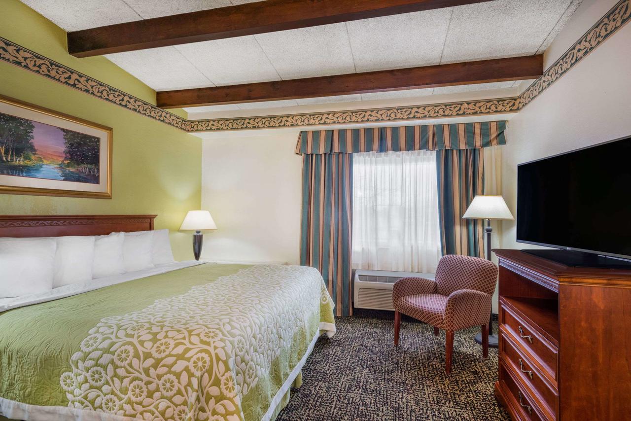 Days Inn By Wyndham Rutland/Killington Area - thumb 33