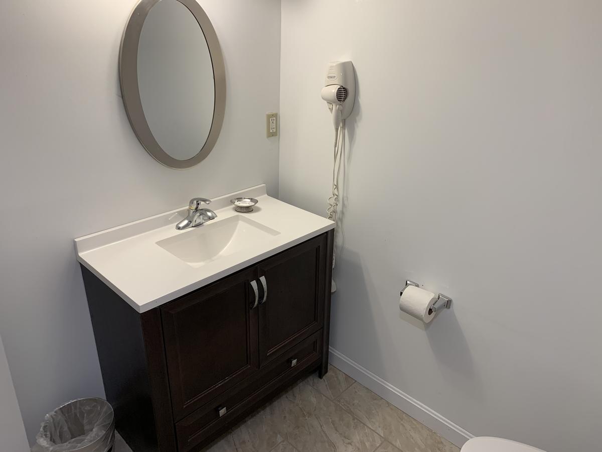 Four Winds Country Motel - thumb 41