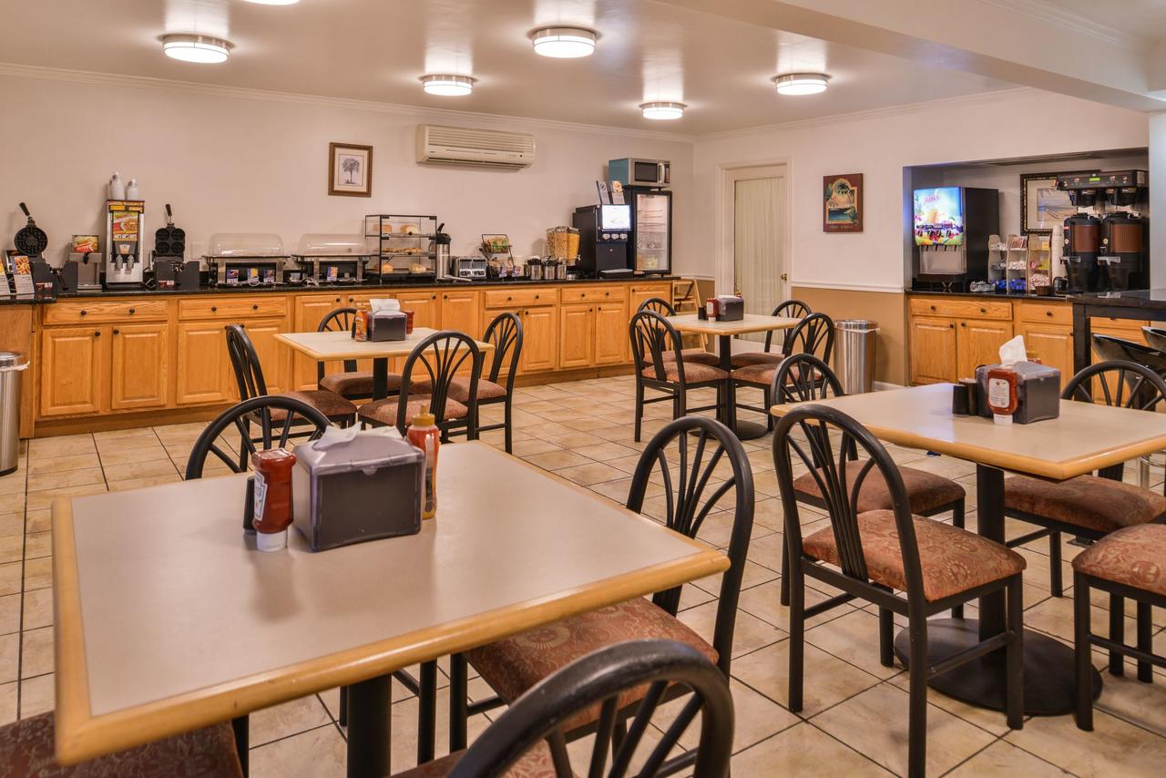 Best Western Plus Holiday Sands Inn & Suites - thumb 6