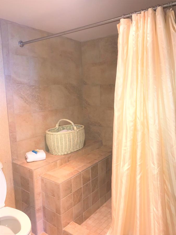 Four Sails Resort - thumb 18