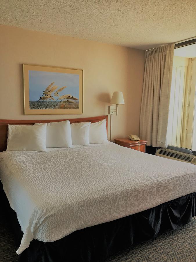 Four Sails Resort - thumb 1