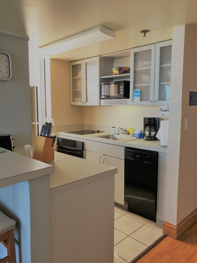 Four Sails Resort - thumb 20