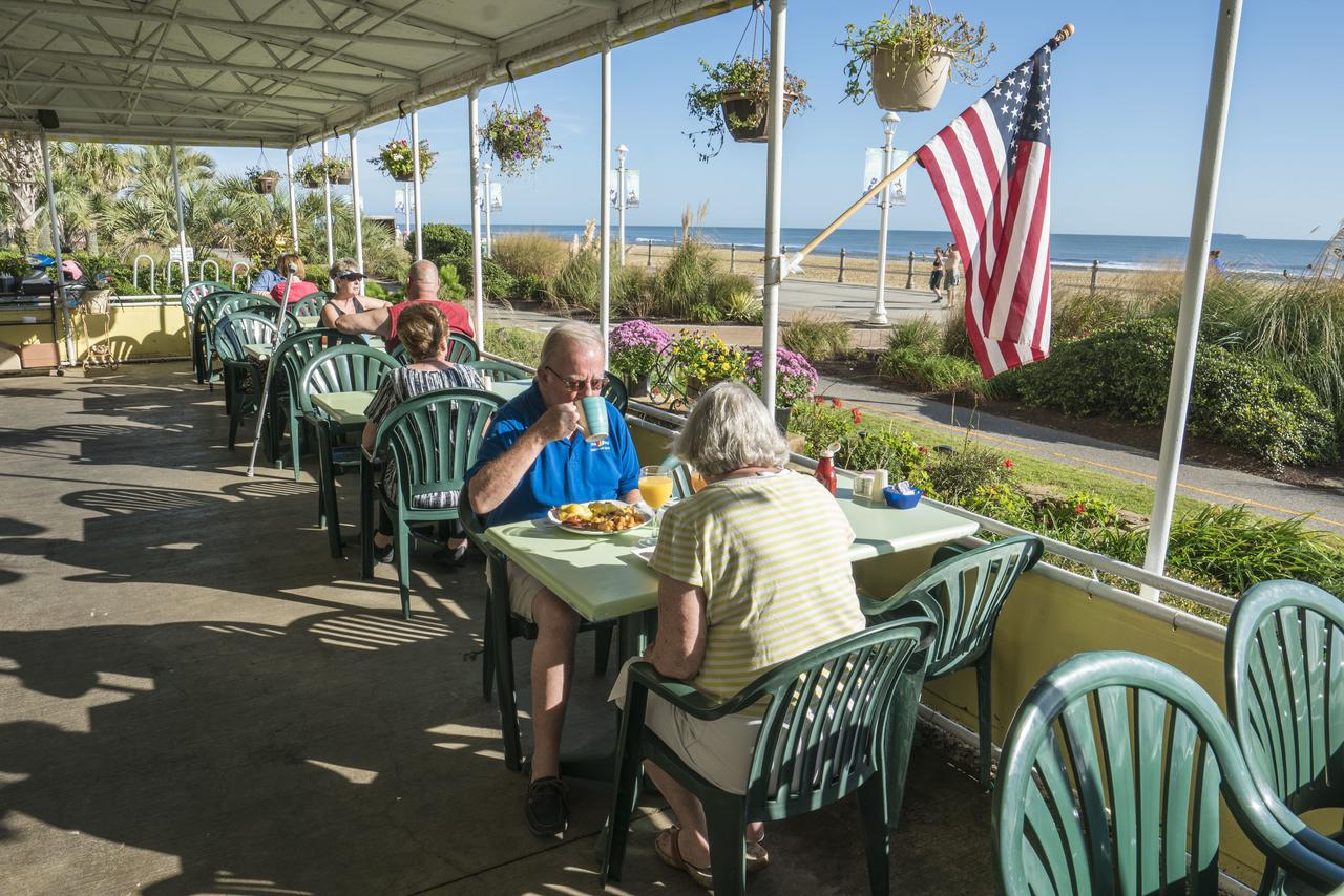 Four Sails Resort - thumb 29