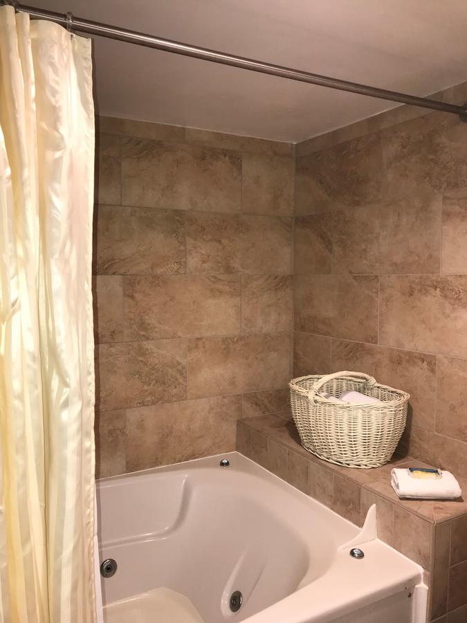 Four Sails Resort - thumb 25