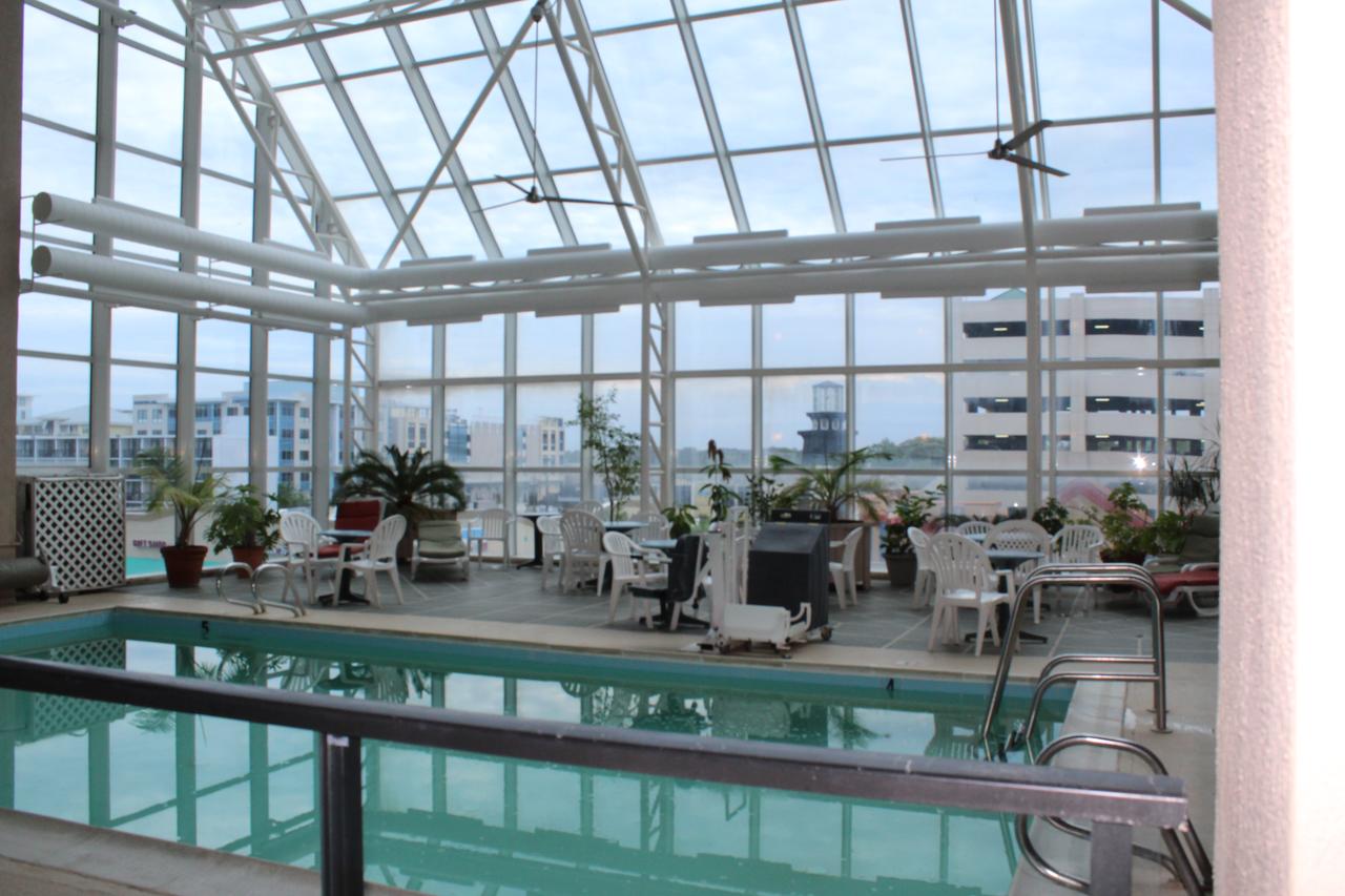 Four Sails Resort - thumb 37