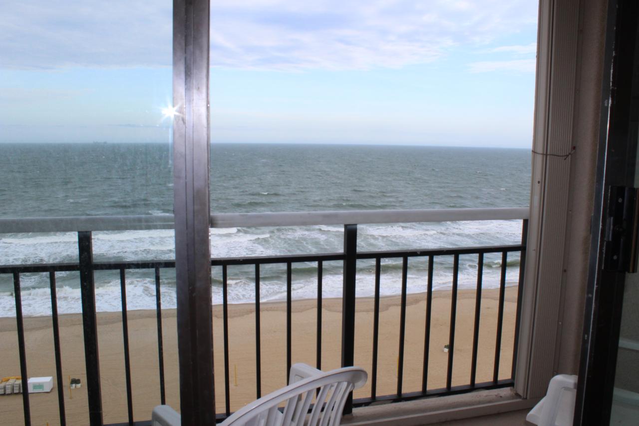 Four Sails Resort - thumb 40