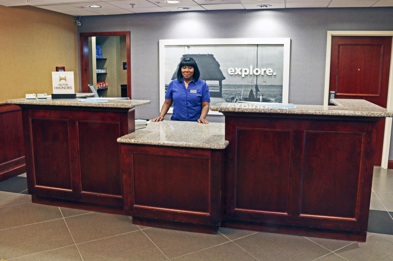 Hampton Inn & Suites Norfolk-Airport - thumb 13