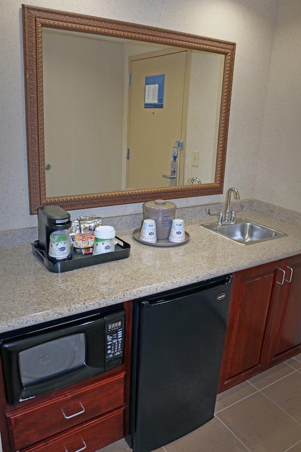 Hampton Inn & Suites Norfolk-Airport - thumb 17