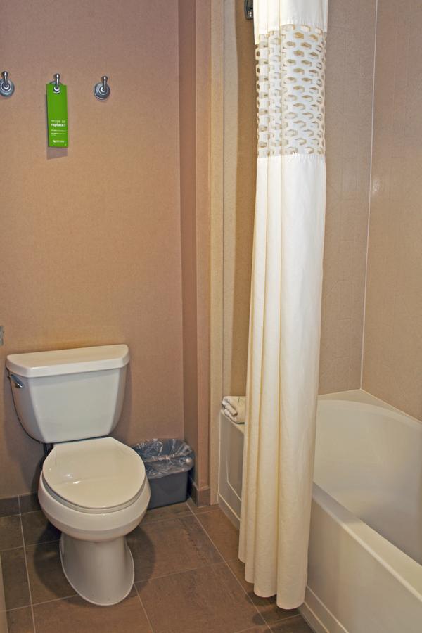 Hampton Inn & Suites Norfolk-Airport - thumb 6