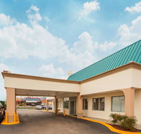 Days Inn by Wyndham Chester - Accommodation Ohio