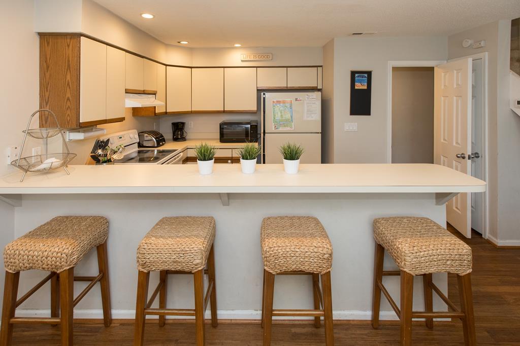 1734 Baltic Avenue Condo - thumb 3