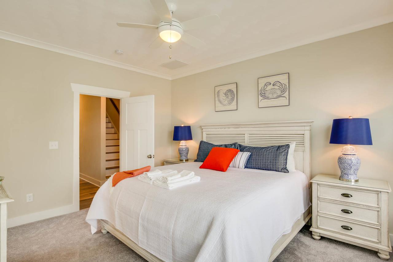 513 The First Colonial House - thumb 24